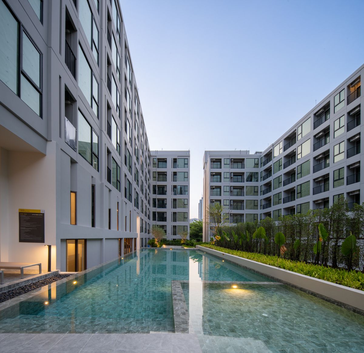 For RentCondoWongwianyai, Charoennakor : 🔥Urgent rent, new room ready to move in 🔥Condo FLEXI Sathon - Charoennakorn Phase 2. The project has a shuttle bus to BTS Krung Thonburi / BTS Wongwian Yai. Rent starts at 12,400 baht/month, accepting both Thais and foreigners (with 6 month / 1 year renta