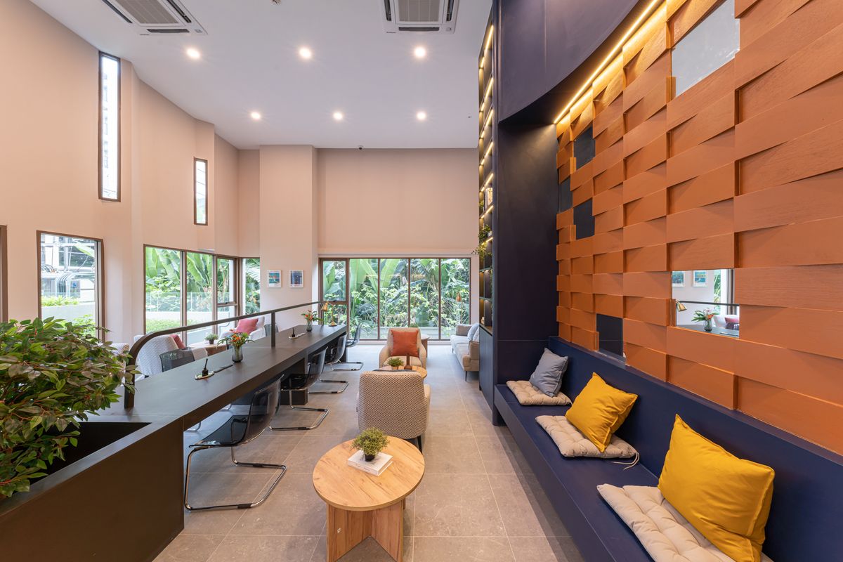 For RentCondoWongwianyai, Charoennakor : 🔥Urgent rent, new room ready to move in 🔥Condo FLEXI Sathon - Charoennakorn Phase 2. The project has a shuttle bus to BTS Krung Thonburi / BTS Wongwian Yai. Rent starts at 12,400 baht/month, accepting both Thais and foreigners (with 6 month / 1 year renta