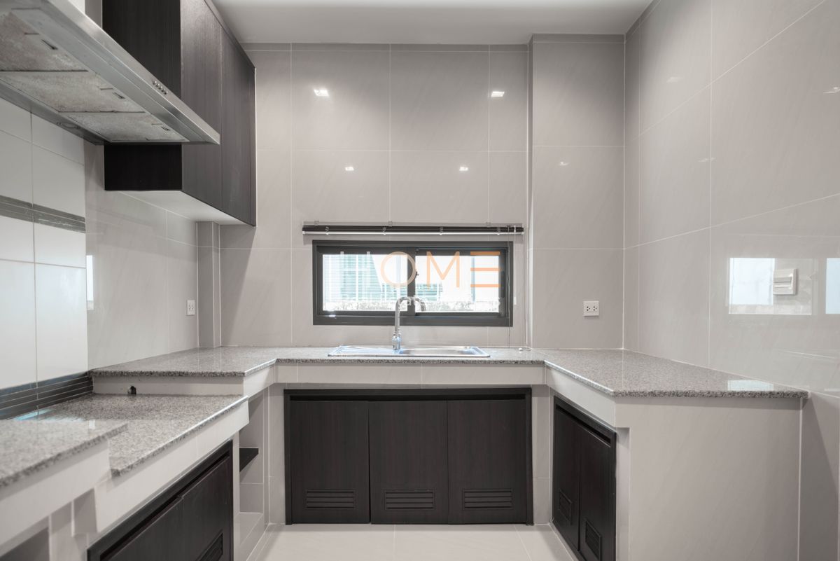 ขายบ้านพัฒนาการ ศรีนครินทร์ : บ้านเดี่ยวหลังมุม ราคาดีที่สุดในโครงการ 🔥 เศรษฐสิริ ศรีนครินทร์ - พระราม 9 / 3 ห้องนอน (ขาย), Setthasiri Srinakarin - Rama 9 / 3 Bedrooms (SALE) AA572