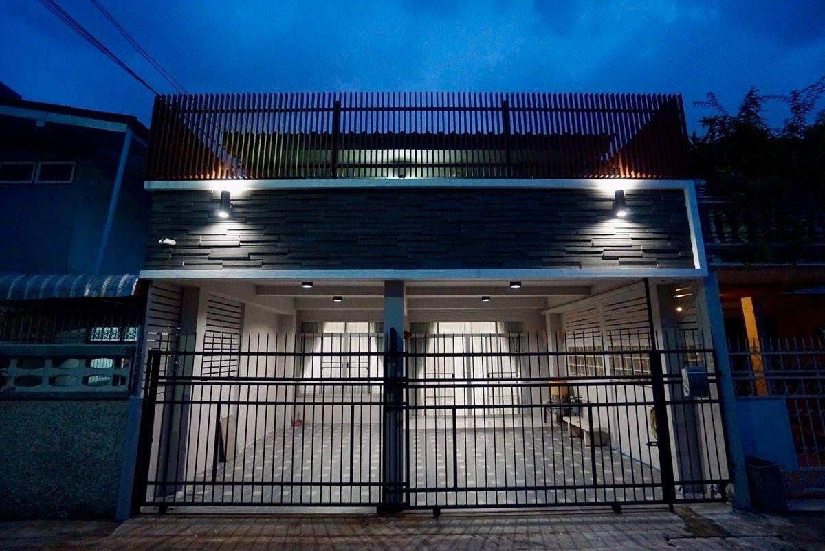 For RentTownhomeRatchadapisek, Huaikwang, Suttisan : Rent a townhouse, Ratchada -Prachasongsong, near MRT, Cultural Center of Thailand for only 4 minutes.