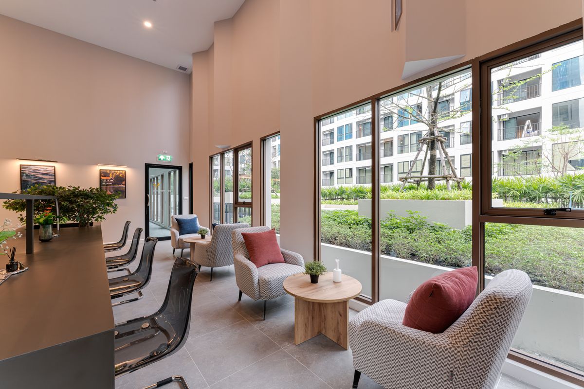 For RentCondoWongwianyai, Charoennakor : 🔥Urgent rent, new room ready to move in 🔥Condo FLEXI Sathon - Charoennakorn Phase 2. The project has a shuttle bus to BTS Krung Thonburi / BTS Wongwian Yai. Rent starts at 12,400 baht/month, accepting both Thais and foreigners (with 6 month / 1 year renta