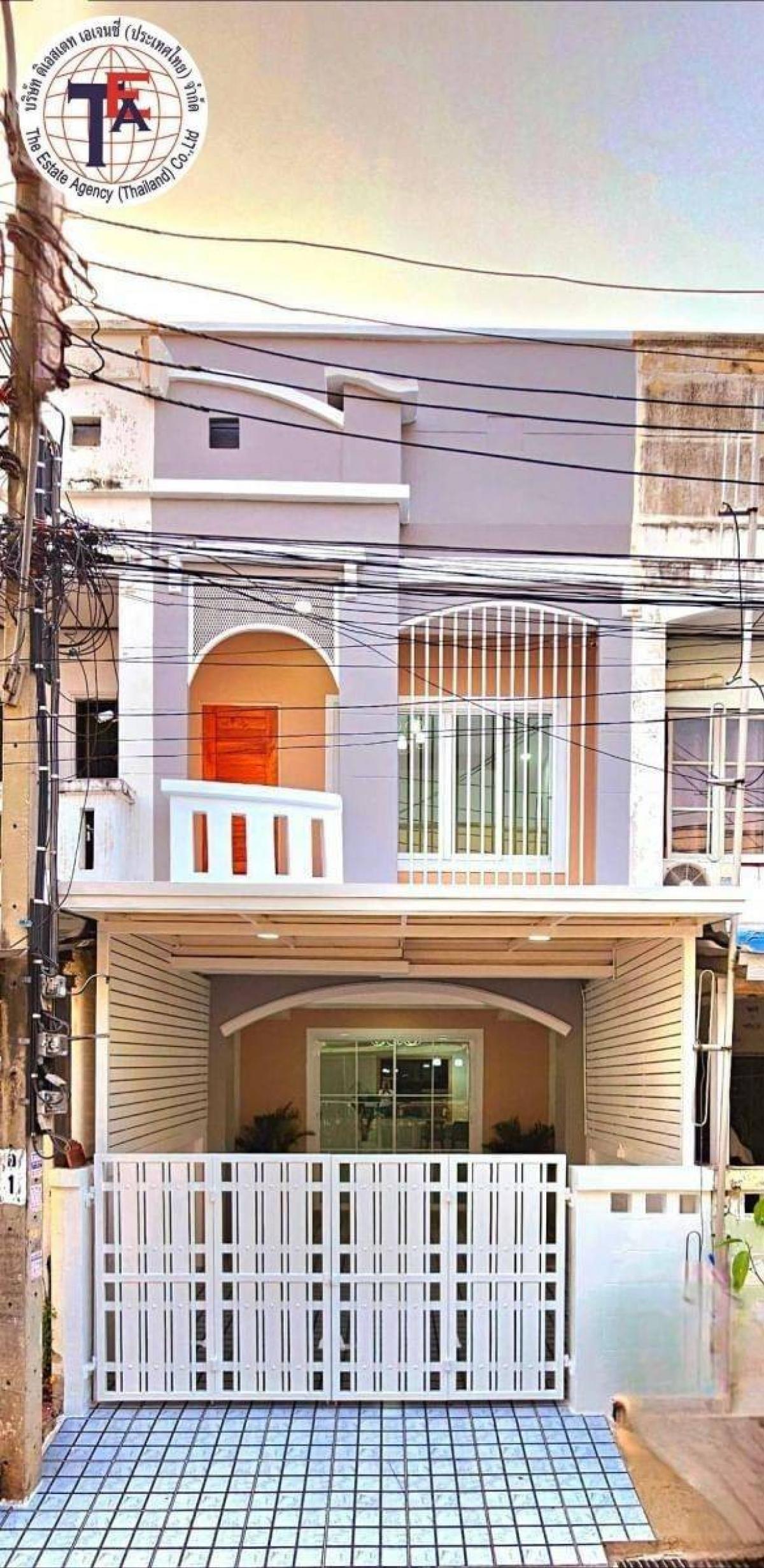 ขายทาวน์โฮมนนทบุรี บางใหญ่ บางบัวทอง : ขายทาวน์เฮ้าส์ 2 ชั้น หมู่บ้านพิชาดา ต้นถนนบ้านกล้วย-ไทรน้อย พิมลราช บางบัวทอง นนทบุรี เซ็นทรัลเวสเกต IKEA บางใหญ่ โรงพยาบาลเกษมราษฎร์ โรงพยาบาลบางบัวทอง โรงพยาบาลกสิณธรเซนต์ปีเตอร์ โรงเรียนวัดลาดปลาดุก กาญจนาภิเษก รถไฟฟ้าสายสีม่วง คลองบางไผ่ ทางด่วนศรีรั