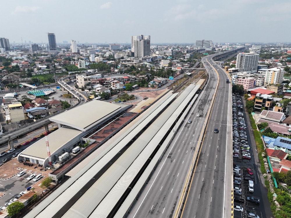 For SaleShop HousePinklao, Charansanitwong : Urgent sale, 3.5 floor commercial building, Soi Sirindhorn 4, Golden Location near Bang Bam Ru 100 meters! 🚆✨