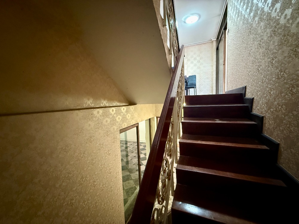 For SaleShop HousePinklao, Charansanitwong : Urgent sale, 3.5 floor commercial building, Soi Sirindhorn 4, Golden Location near Bang Bam Ru 100 meters! 🚆✨