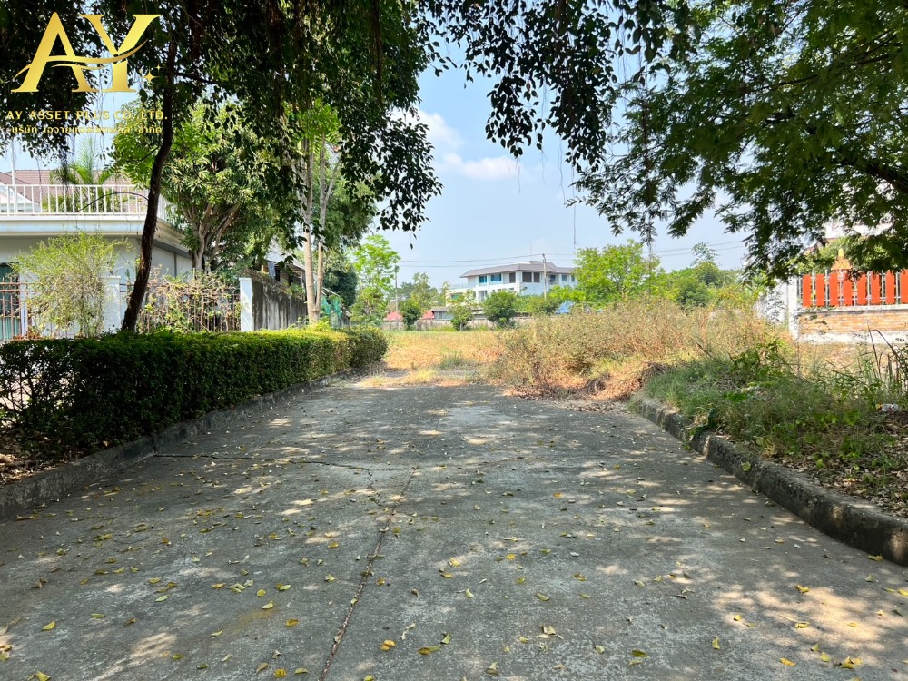 For SaleLandBangna, Bearing, Lasalle : Beautiful plot of land on the Green Valley Country Club, an area of ​​447 sq. Water.