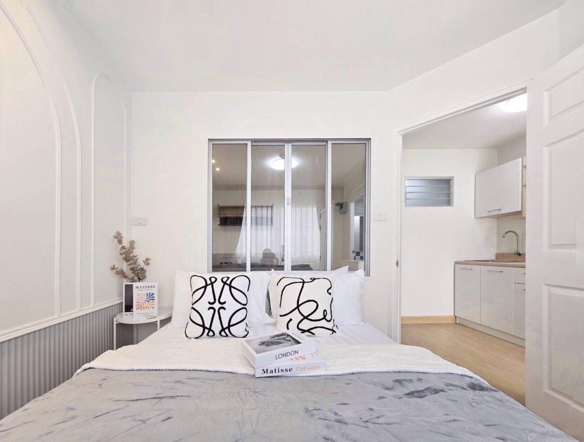 For SaleCondoNawamin, Ramindra : ✨️ Why pay the rent? Can pay by yourself! Cheaper than renting! Large room near the mall near the train! Can walk up to BTS Ram Inthra 3! ✨ Lumpini Condo Town Ram Inthra-Lampini Condo Town Ramindra-laksi 🏙