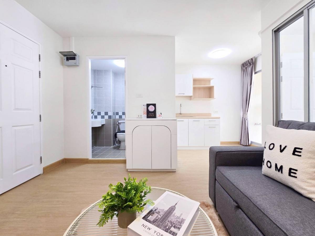 For SaleCondoNawamin, Ramindra : ✨️ Why pay the rent? Can pay by yourself! Cheaper than renting! Large room near the mall near the train! Can walk up to BTS Ram Inthra 3! ✨ Lumpini Condo Town Ram Inthra-Lampini Condo Town Ramindra-laksi 🏙