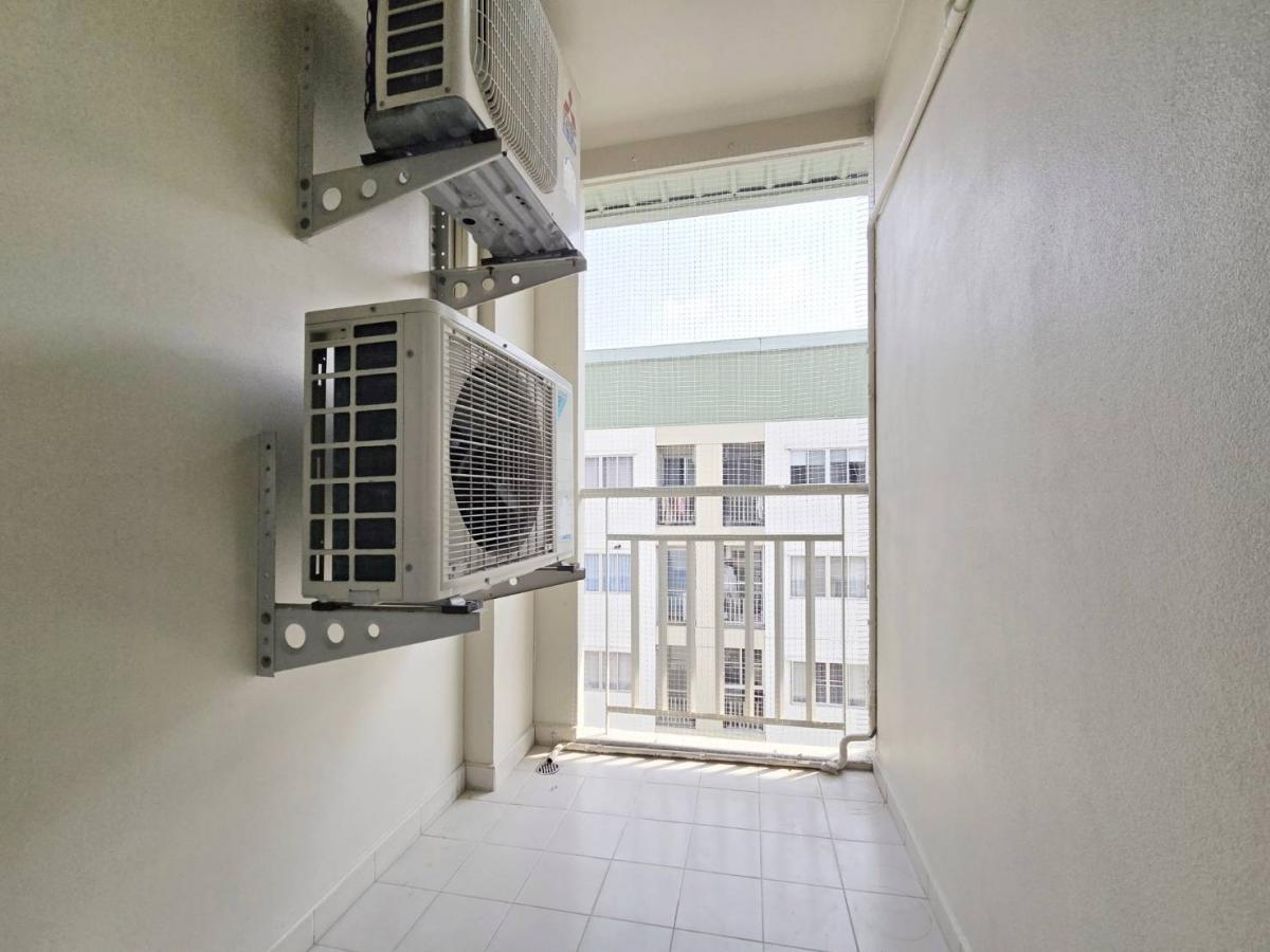 For SaleCondoNawamin, Ramindra : ✨️ Why pay the rent? Can pay by yourself! Cheaper than renting! Large room near the mall near the train! Can walk up to BTS Ram Inthra 3! ✨ Lumpini Condo Town Ram Inthra-Lampini Condo Town Ramindra-laksi 🏙