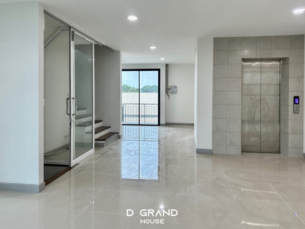 โฮมออฟฟิศเลียบทางด่วนรามอินทรา : Home Office แปลงมุม พร้อมลิฟต์ Premium Place เอกมัย-รามอินทรา 2 สุคนธสวัสดิ์