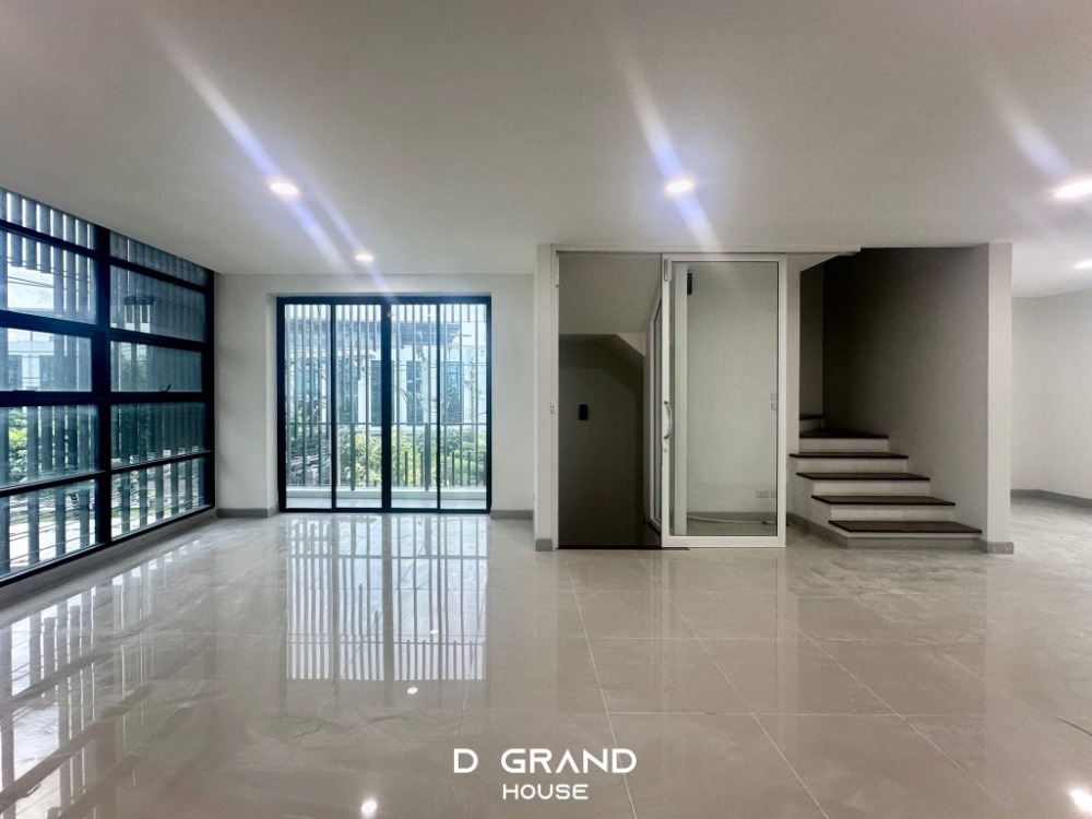 โฮมออฟฟิศเลียบทางด่วนรามอินทรา : Home Office แปลงมุม พร้อมลิฟต์ Premium Place เอกมัย-รามอินทรา 2 สุคนธสวัสดิ์