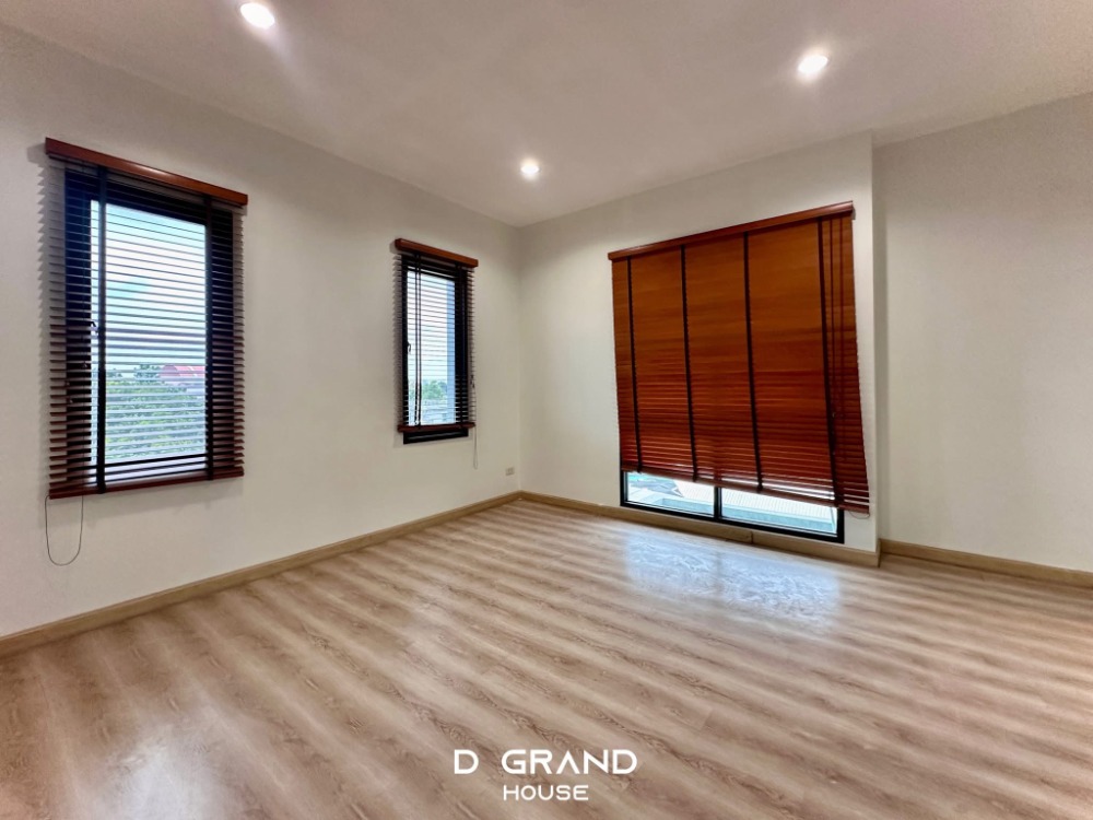 โฮมออฟฟิศเลียบทางด่วนรามอินทรา : Home Office แปลงมุม พร้อมลิฟต์ Premium Place เอกมัย-รามอินทรา 2 สุคนธสวัสดิ์