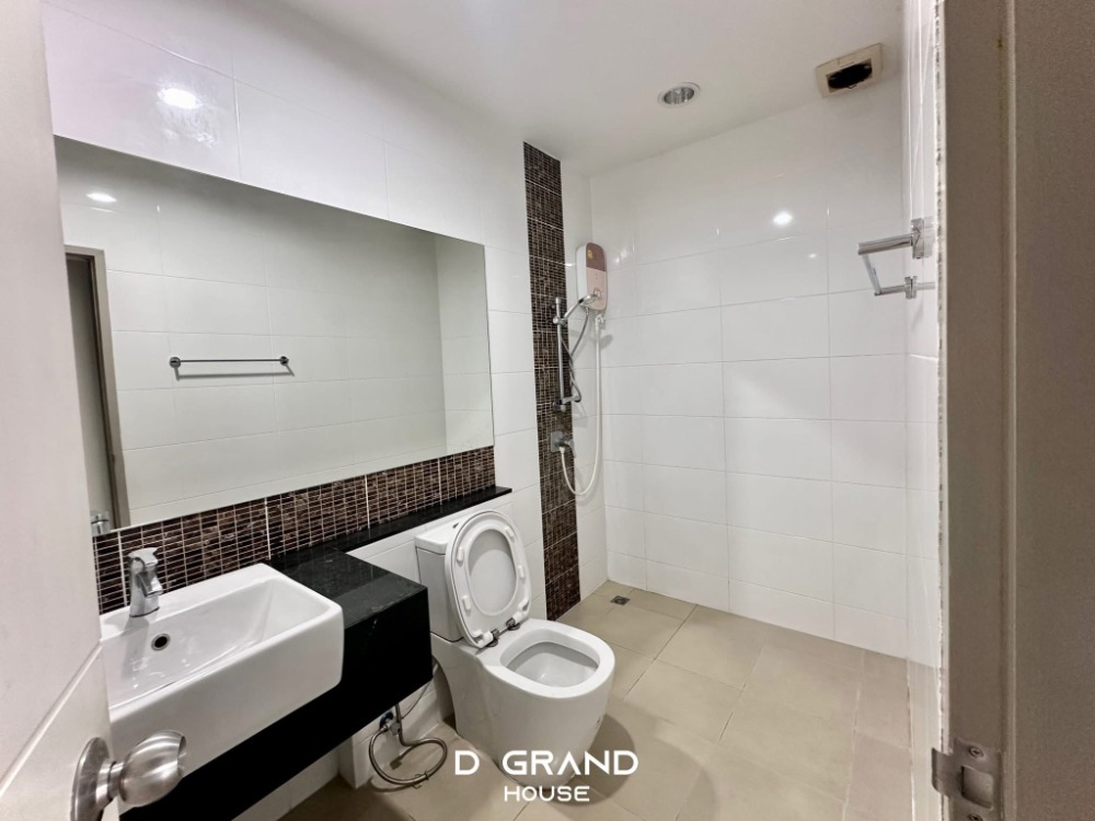 โฮมออฟฟิศเลียบทางด่วนรามอินทรา : Home Office แปลงมุม พร้อมลิฟต์ Premium Place เอกมัย-รามอินทรา 2 สุคนธสวัสดิ์