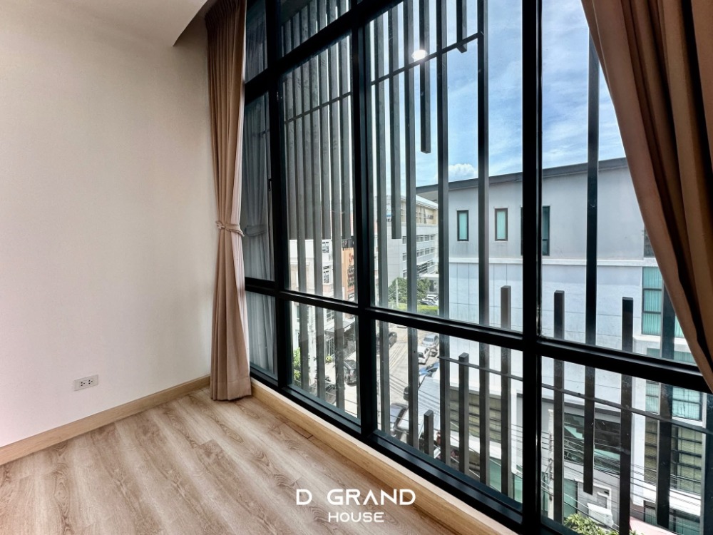 โฮมออฟฟิศเลียบทางด่วนรามอินทรา : Home Office แปลงมุม พร้อมลิฟต์ Premium Place เอกมัย-รามอินทรา 2 สุคนธสวัสดิ์