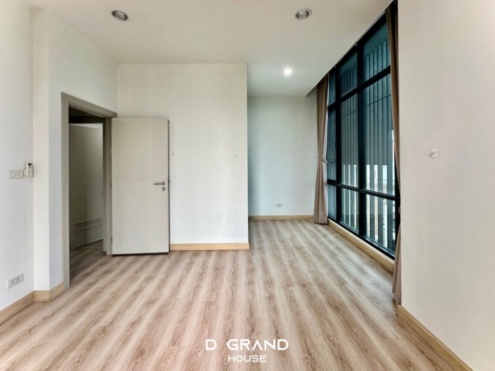 โฮมออฟฟิศเลียบทางด่วนรามอินทรา : Home Office แปลงมุม พร้อมลิฟต์ Premium Place เอกมัย-รามอินทรา 2 สุคนธสวัสดิ์