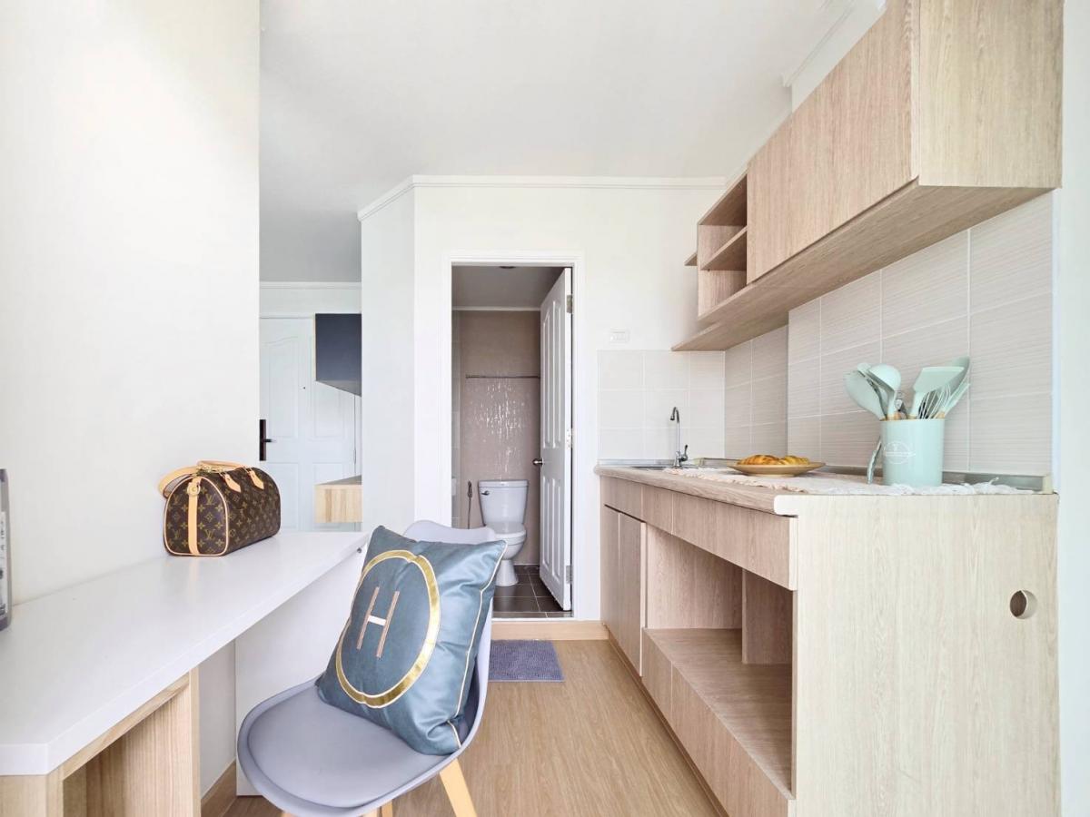 ขายคอนโดพัฒนาการ ศรีนครินทร์ : 💥 คอนโดทำเลดี! เดินไปออกกำลังกายได้ ใกล้สระว่ายน้ำส่วนกลาง!📍 ลุมพินี วิลล์ พัฒนาการ-เพชรบุรีตัดใหม่ (Lumpini Ville Pattanakarn-Phetchaburi Tat Mai)