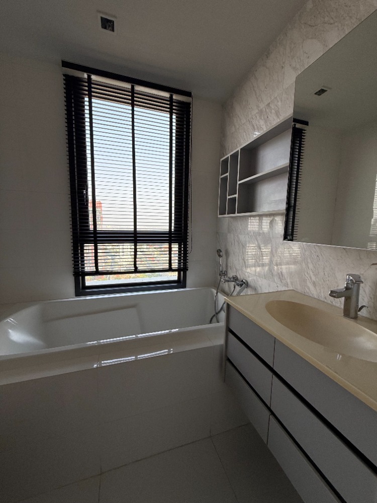 ให้เช่าคอนโดสุขุมวิท อโศก ทองหล่อ : Condo for rent HQ Thonglor by sansiri fully furnished (S15-11706)