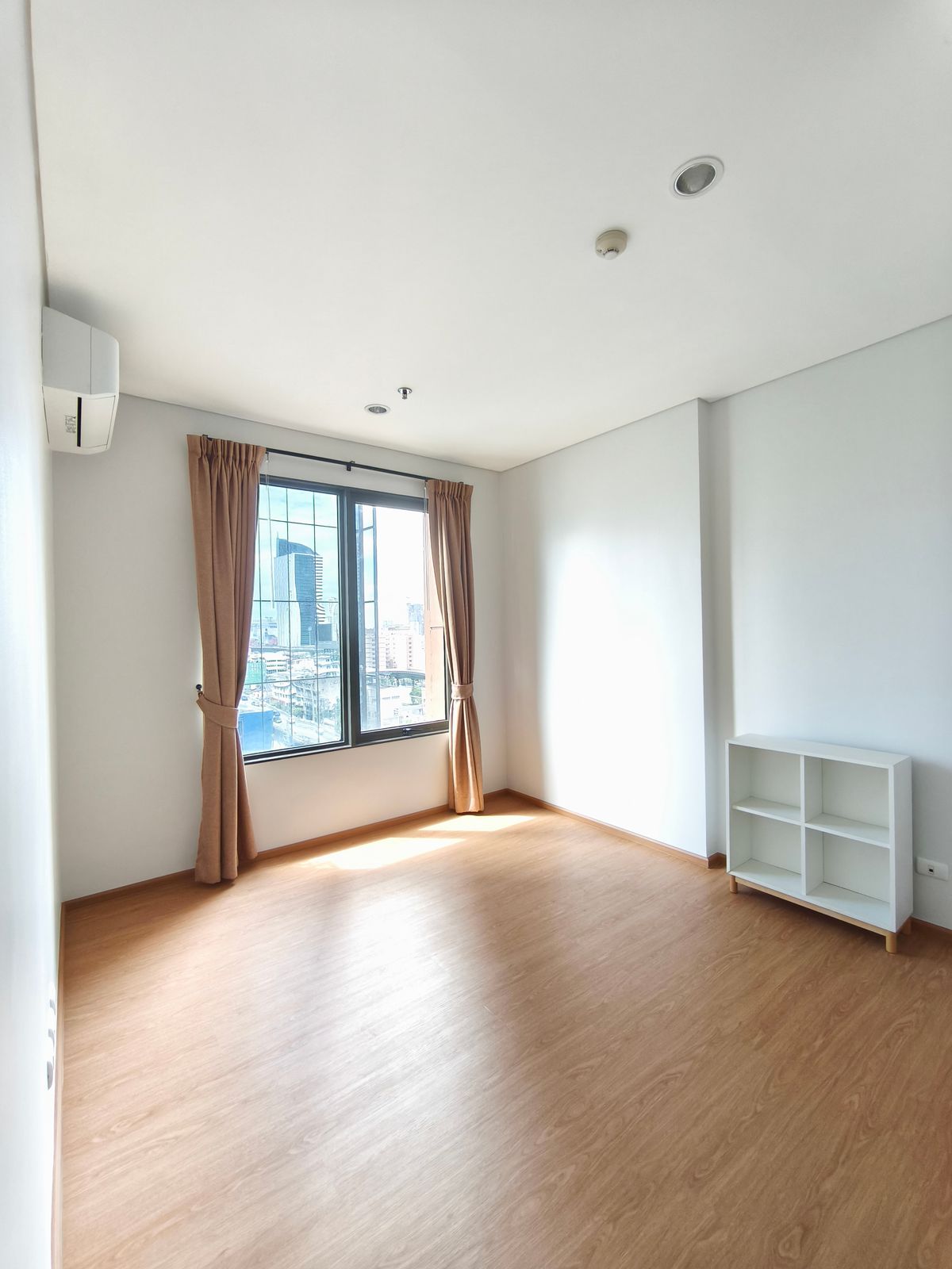 ขายคอนโดพระราม 9 เพชรบุรีตัดใหม่ RCA : ขาย 1 ห้องนอน 40 Sqm. ชั้น 11 Villa Asoke พร้อมผู้เช่า (เจ้าของขายเอง)