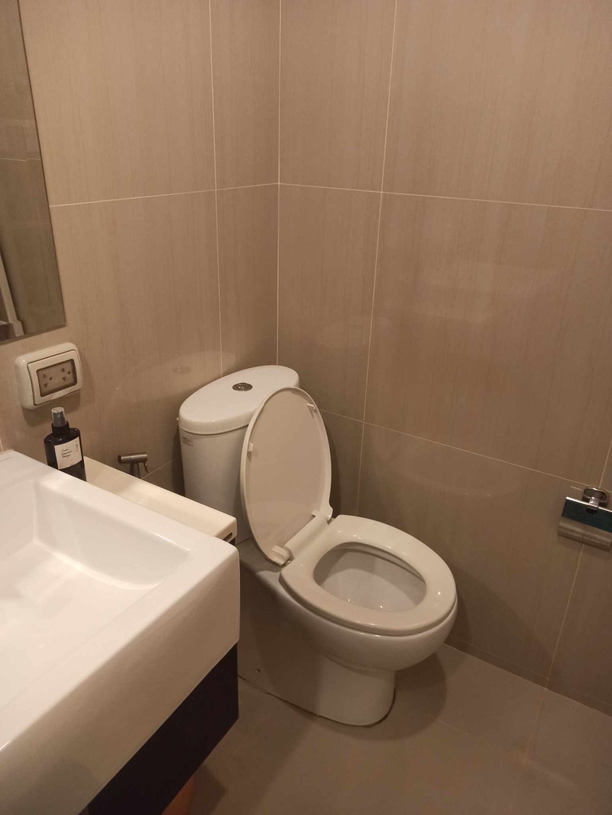 ขายคอนโดพระราม 9 เพชรบุรีตัดใหม่ RCA : ขาย 1 ห้องนอน 40 Sqm. ชั้น 11 Villa Asoke พร้อมผู้เช่า (เจ้าของขายเอง)