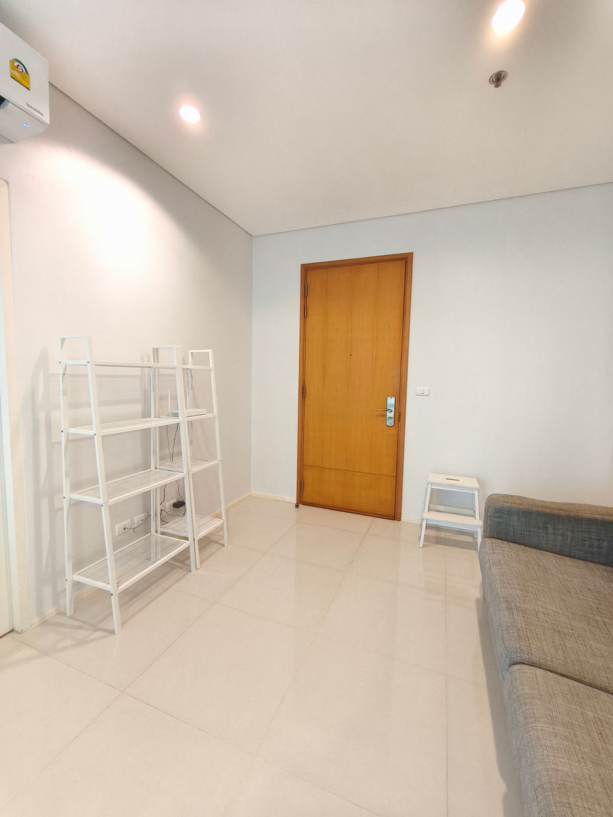 ขายคอนโดพระราม 9 เพชรบุรีตัดใหม่ RCA : ขาย 1 ห้องนอน 40 Sqm. ชั้น 11 Villa Asoke พร้อมผู้เช่า (เจ้าของขายเอง)