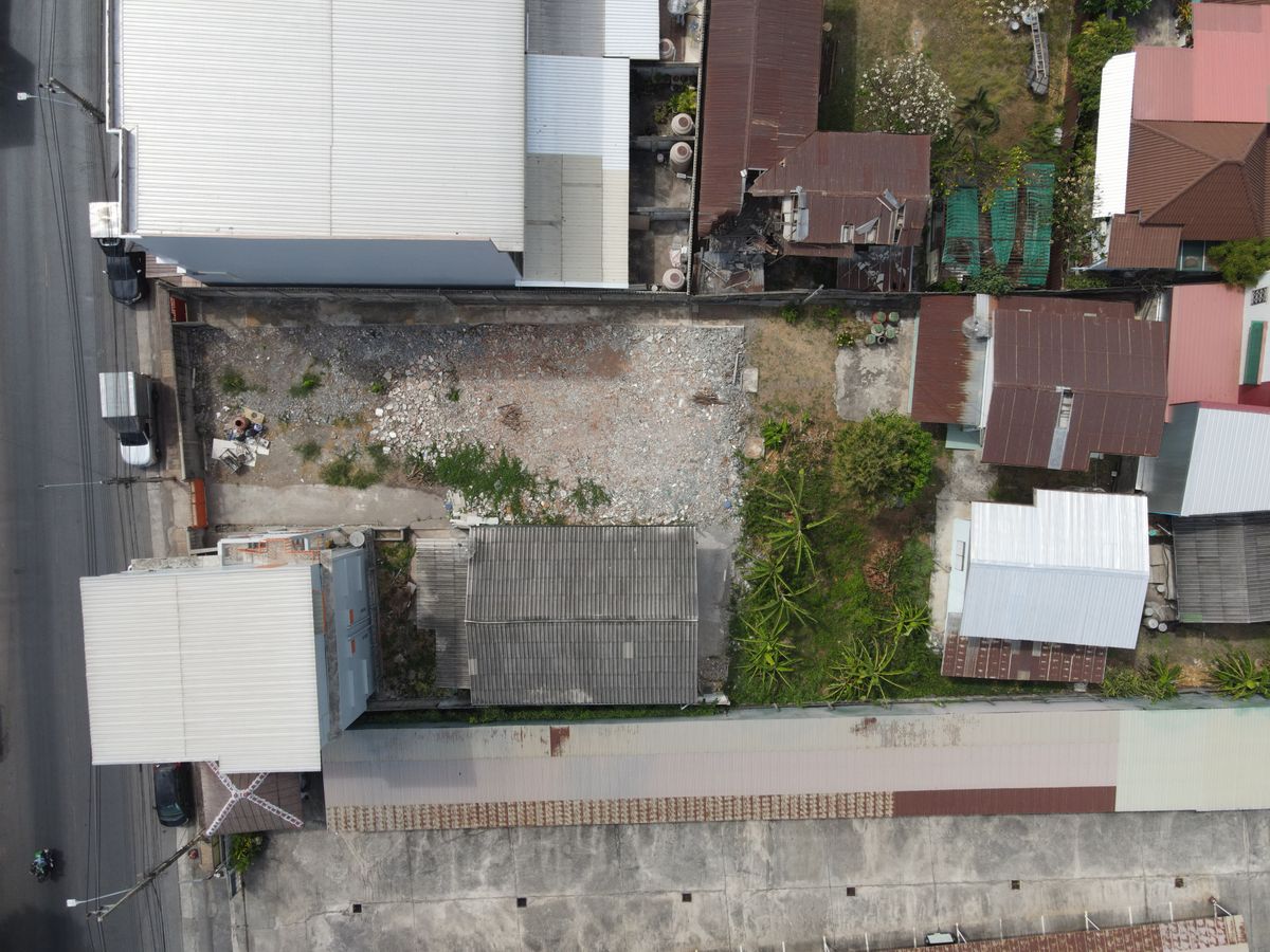 ขายที่ดินโคราช นครราชสีมา : #ขายถูกกว่าราคาประเมิน ขายที่ดินใจกลางเมืองโคราช ติดถนนยมราช ในคูเมือง แปลงสวย ทำเลดีมาก มีแปลงเดียวเท่านั้น!!