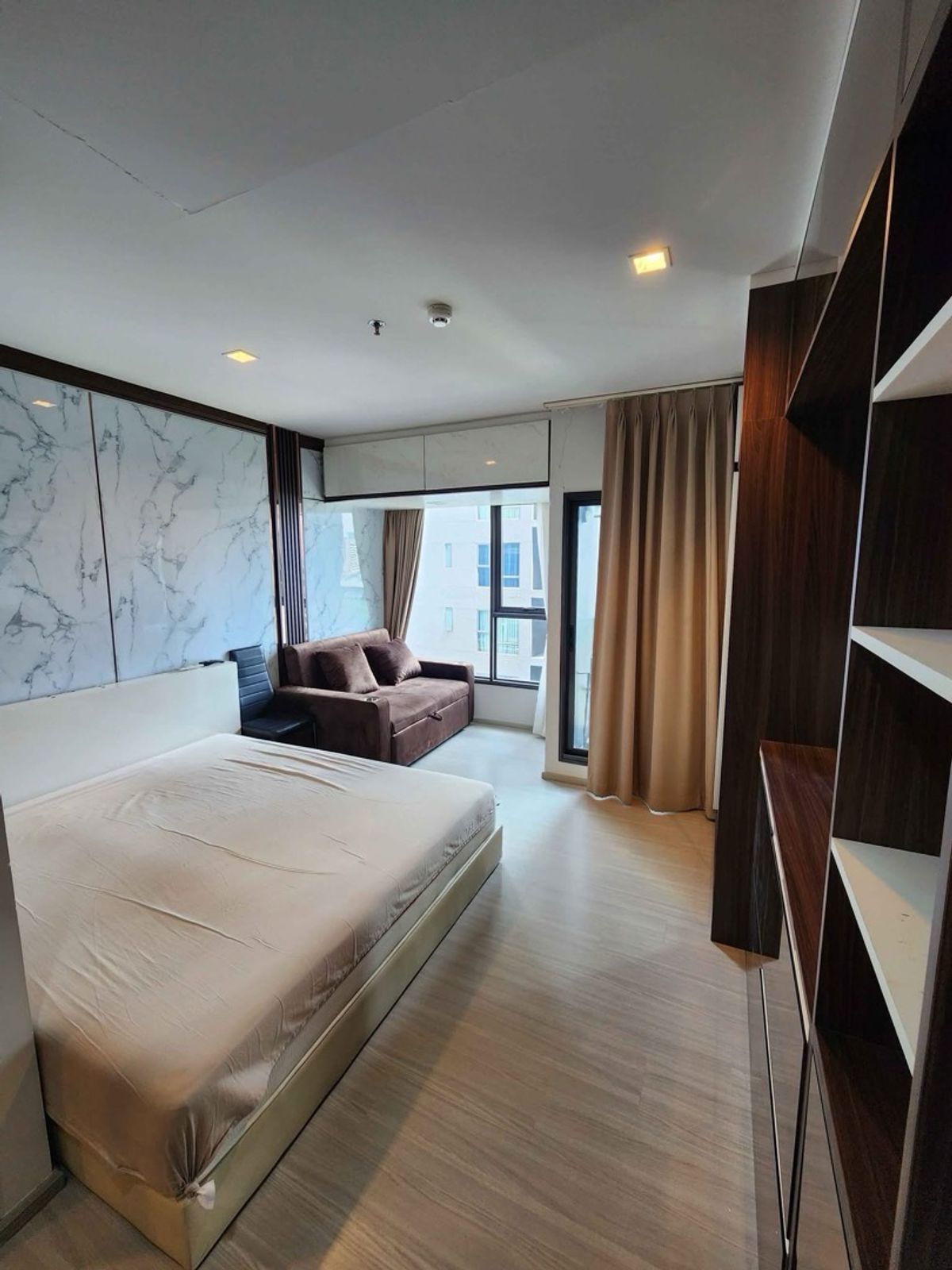 For RentCondoRama9, Petchburi, RCA : 💖Life Asoke-Rama9 ✅ Beautifully ready to be