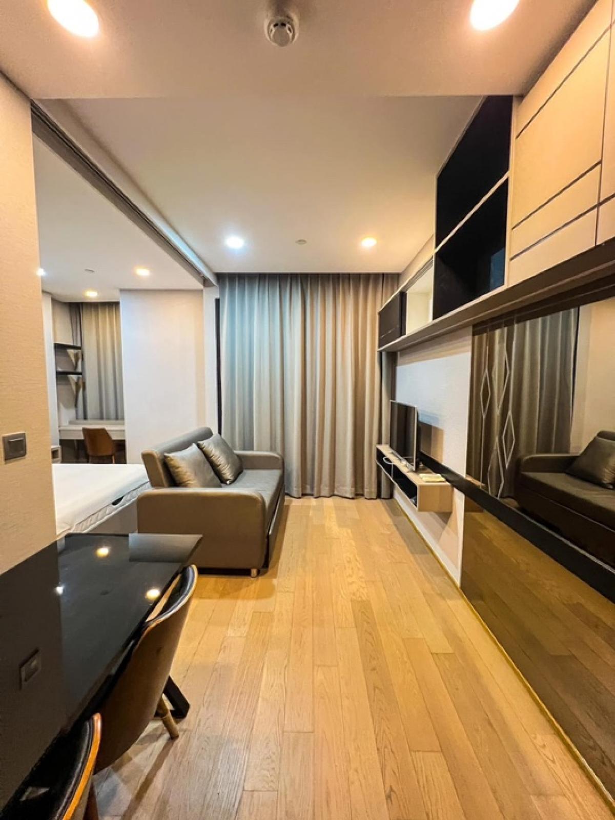 For RentCondoSiam Paragon ,Chulalongkorn,Samyan : Rent Ashton Chula Silom (1Bad1bath 35 sqm.) Beautiful room, new condition, only 28,000 baht. Tel.0806265693 Khun Bam