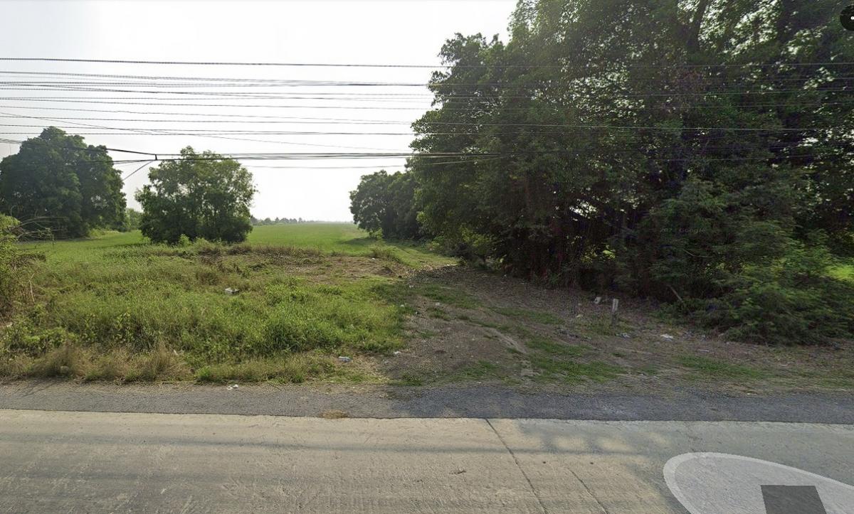 For SaleLandPathum Thani,Rangsit, Thammasat : Land for sale in Khlong 4, Pathum Thani Province, 108 rai, next to the road, price 108 million baht. Interested call 0958195559