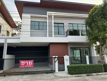 For SaleHouseLadkrabang, Suwannaphum Airport : 2 -story twin house for sale. The One Life Bangna, Demonstration School, Rama 2 University