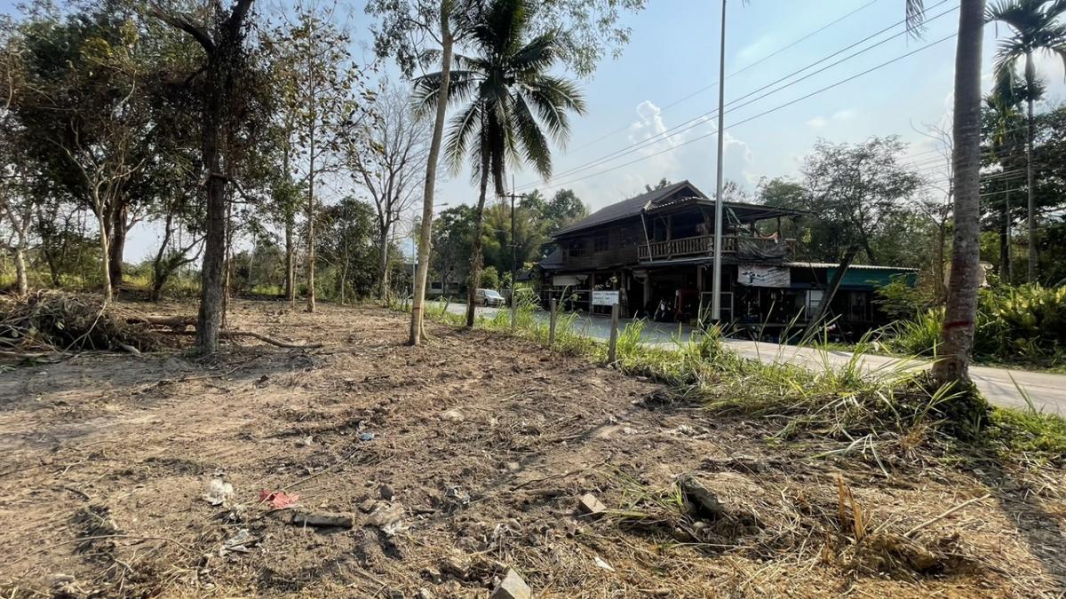 For SaleLandChiang Mai : Mae Rim Land, Chiang Mai, near 4 -star resort, 2 rai 2 ngan 74 sq. Wah. Suitable for business and residence. Only 250 m. From Highway 
 
