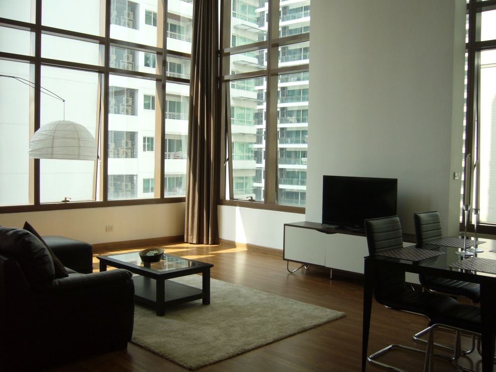 ให้เช่าคอนโดสุขุมวิท อโศก ทองหล่อ : For rent condo The Emporio Place 24 Duplex (S15-19775)