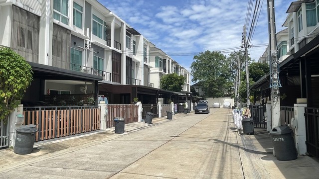 For RentTownhomeRattanathibet, Sanambinna : The Metro Rattanathibet, Sai Ma, rent now is more worthwhile! Big townhome, complete function, ready to move in