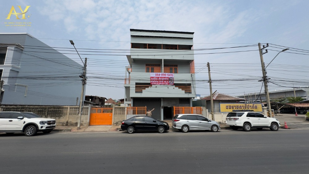 ขายที่ดินโคราช นครราชสีมา : #ขายถูกกว่าราคาประเมิน ขายที่ดินใจกลางเมืองโคราช ติดถนนยมราช ในคูเมือง แปลงสวย ทำเลดีมาก มีแปลงเดียวเท่านั้น!!