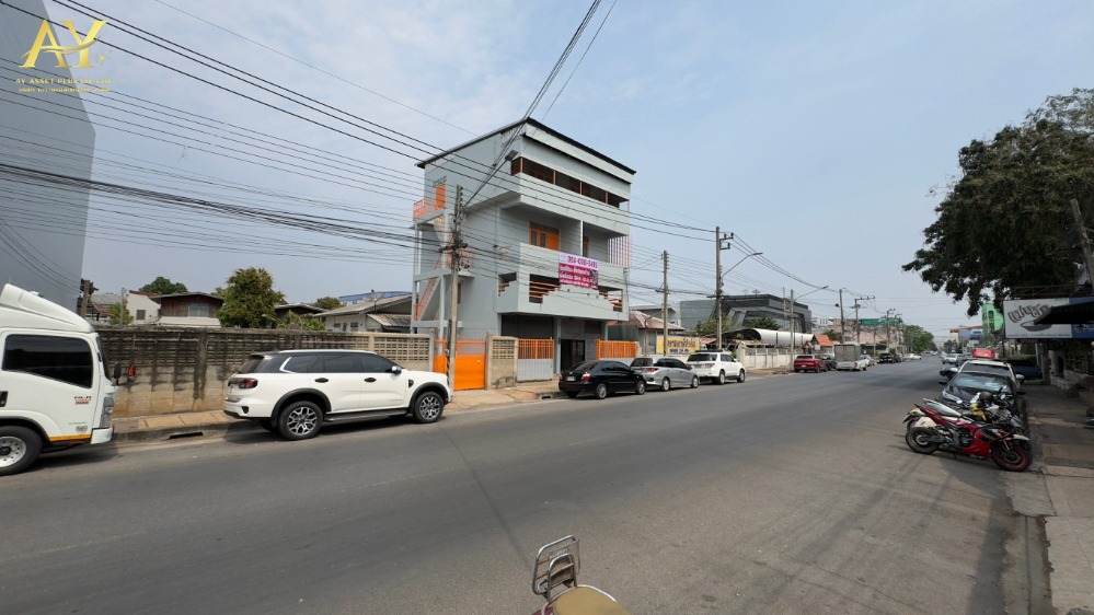 ขายที่ดินโคราช นครราชสีมา : #ขายถูกกว่าราคาประเมิน ขายที่ดินใจกลางเมืองโคราช ติดถนนยมราช ในคูเมือง แปลงสวย ทำเลดีมาก มีแปลงเดียวเท่านั้น!!