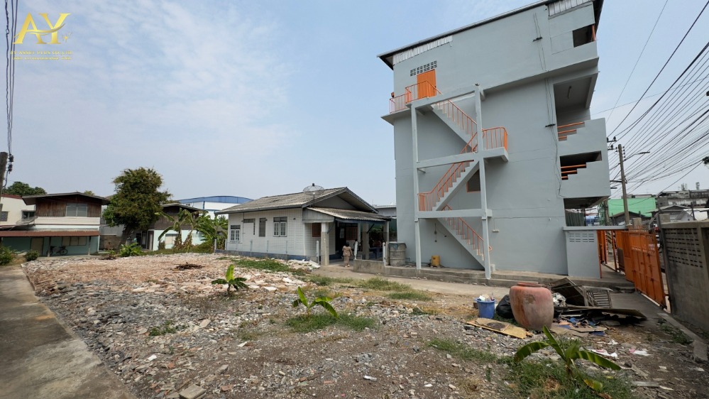 ขายที่ดินโคราช นครราชสีมา : #ขายถูกกว่าราคาประเมิน ขายที่ดินใจกลางเมืองโคราช ติดถนนยมราช ในคูเมือง แปลงสวย ทำเลดีมาก มีแปลงเดียวเท่านั้น!!