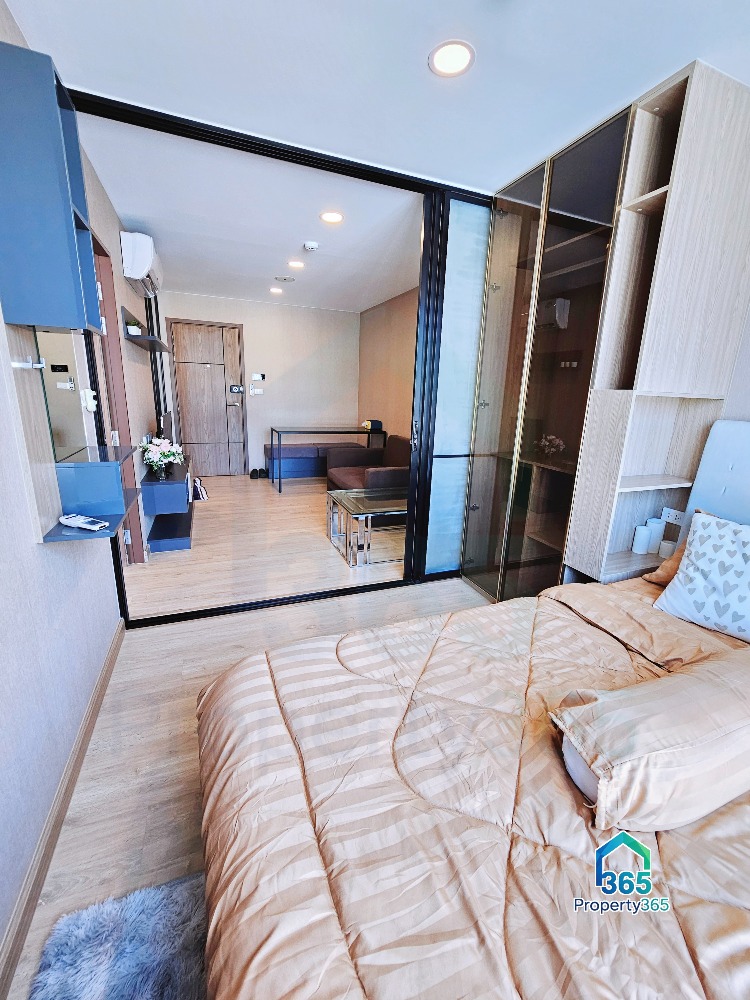 For RentCondoSathorn, Narathiwat : For Rent: The Cube Urban Sathorn 2 Bedrooms with Pool View, Fully Furnished