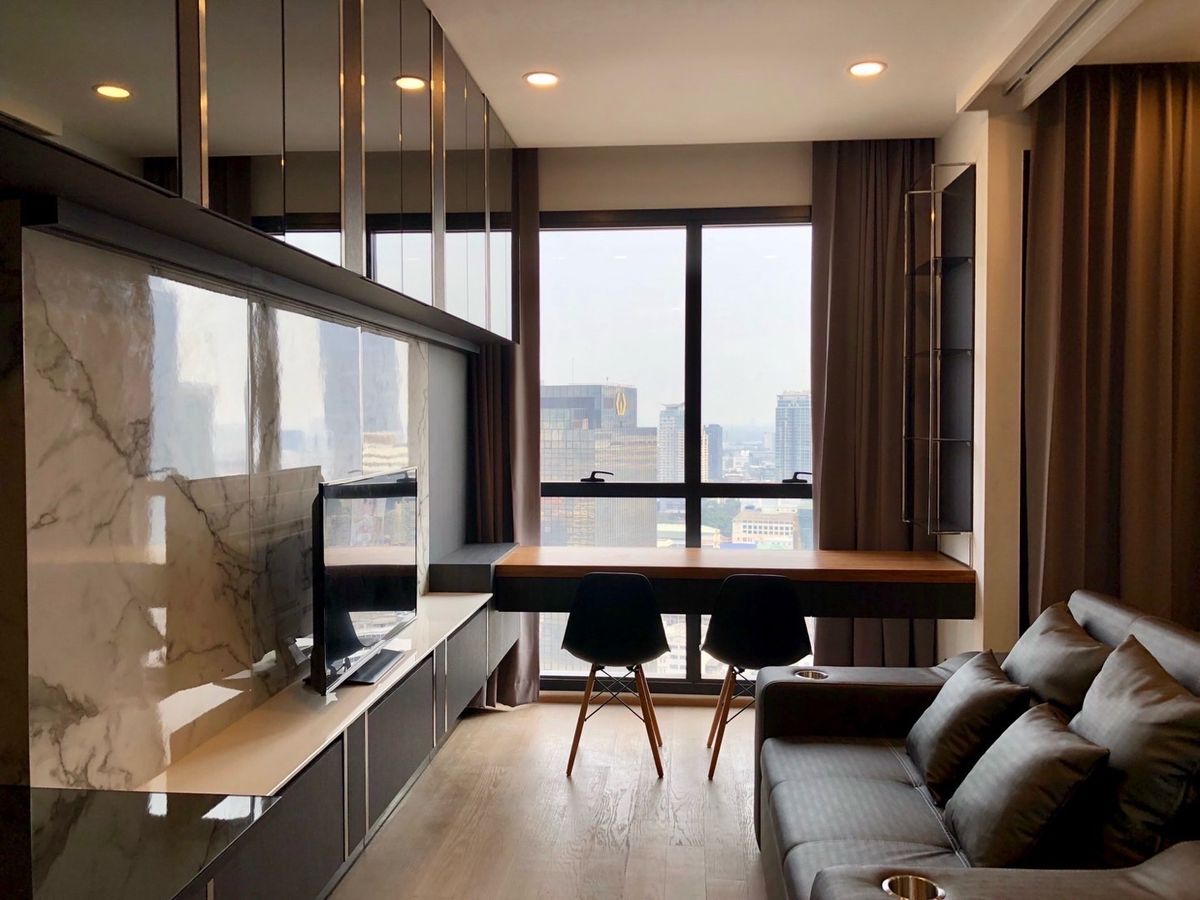 ให้เช่าคอนโดสยาม จุฬา สามย่าน : ให้เช่า Ashton chula Silom (1bad1bath 35ตรม.) ห้องสวย สภาพใหม่ วิวโล่ง เพียง 28,000 บาทเท่านั้น Tel.0806265693  คุณแบม