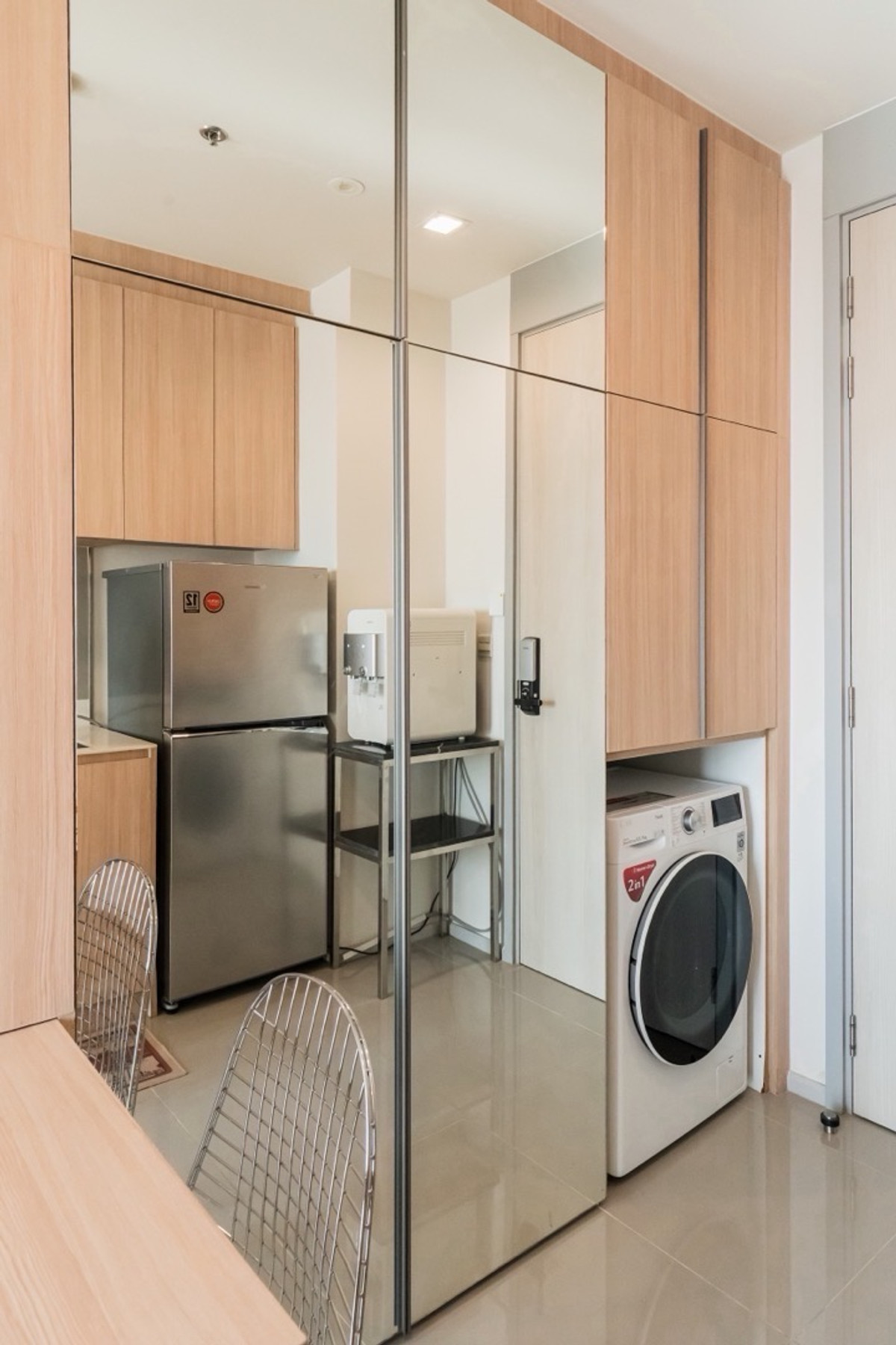 ให้เช่าคอนโดสะพานควาย จตุจักร : ให้เช่าคอนโด 1 ห้องนอน ห้องสวยชั้นสูงสุด เครื่องใช้ไฟฟ้าทุกอย่างยันเครื่องกรองน้ำ Coway เลี้ยงสัตว์ได้ครับ ล้างแอร์ให้ 2 ครั้งต่อปี