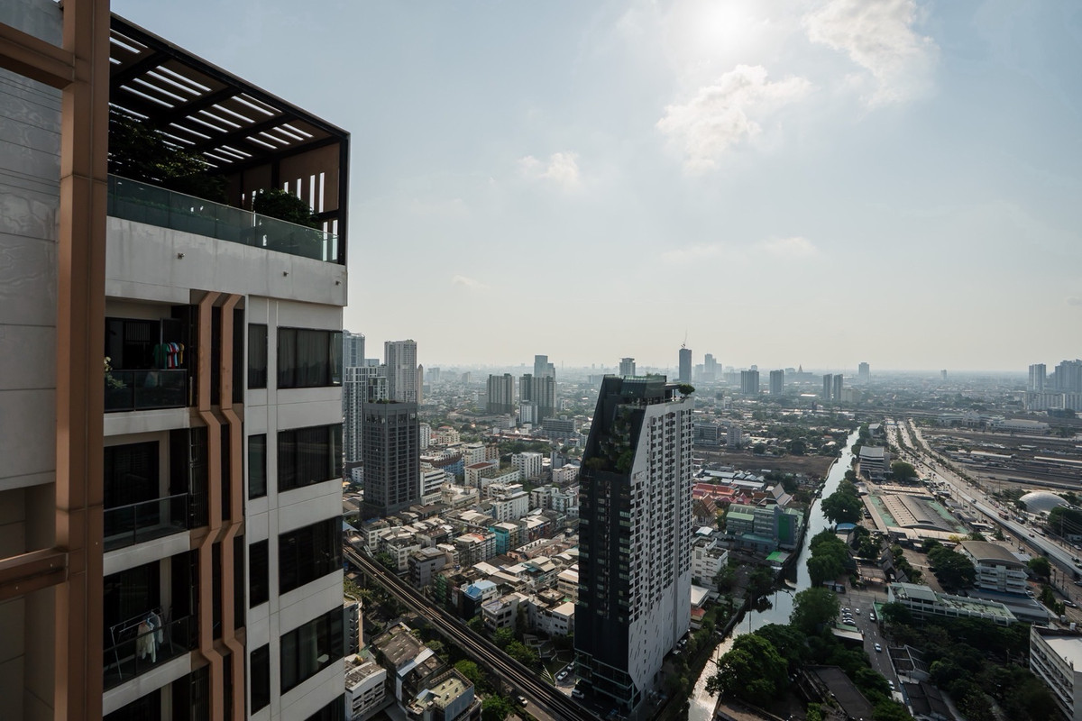 ให้เช่าคอนโดสะพานควาย จตุจักร : ให้เช่าคอนโด 1 ห้องนอน ห้องสวยชั้นสูงสุด เครื่องใช้ไฟฟ้าทุกอย่างยันเครื่องกรองน้ำ Coway เลี้ยงสัตว์ได้ครับ ล้างแอร์ให้ 2 ครั้งต่อปี