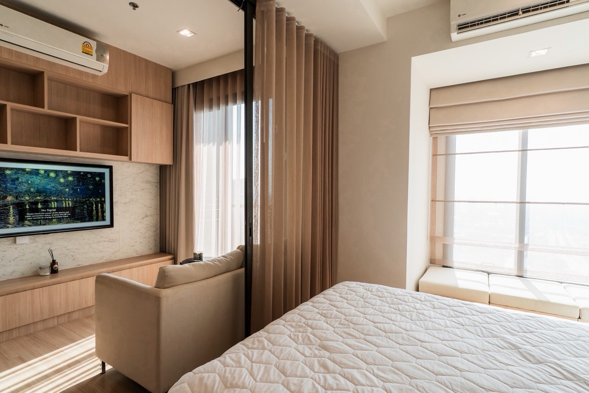 ให้เช่าคอนโดสะพานควาย จตุจักร : ให้เช่าคอนโด 1 ห้องนอน ห้องสวยชั้นสูงสุด เครื่องใช้ไฟฟ้าทุกอย่างยันเครื่องกรองน้ำ Coway เลี้ยงสัตว์ได้ครับ ล้างแอร์ให้ 2 ครั้งต่อปี