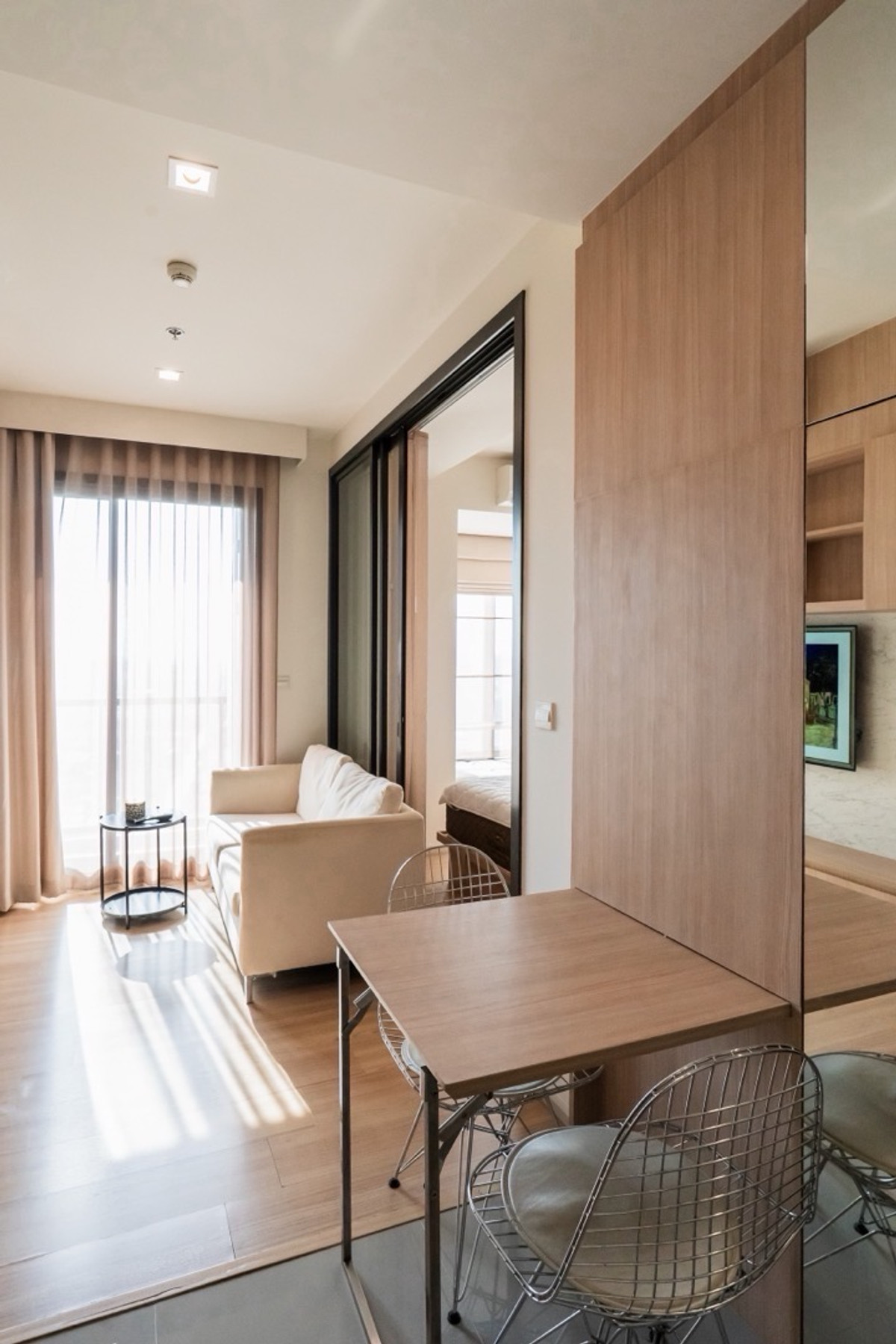 ให้เช่าคอนโดสะพานควาย จตุจักร : ให้เช่าคอนโด 1 ห้องนอน ห้องสวยชั้นสูงสุด เครื่องใช้ไฟฟ้าทุกอย่างยันเครื่องกรองน้ำ Coway เลี้ยงสัตว์ได้ครับ ล้างแอร์ให้ 2 ครั้งต่อปี