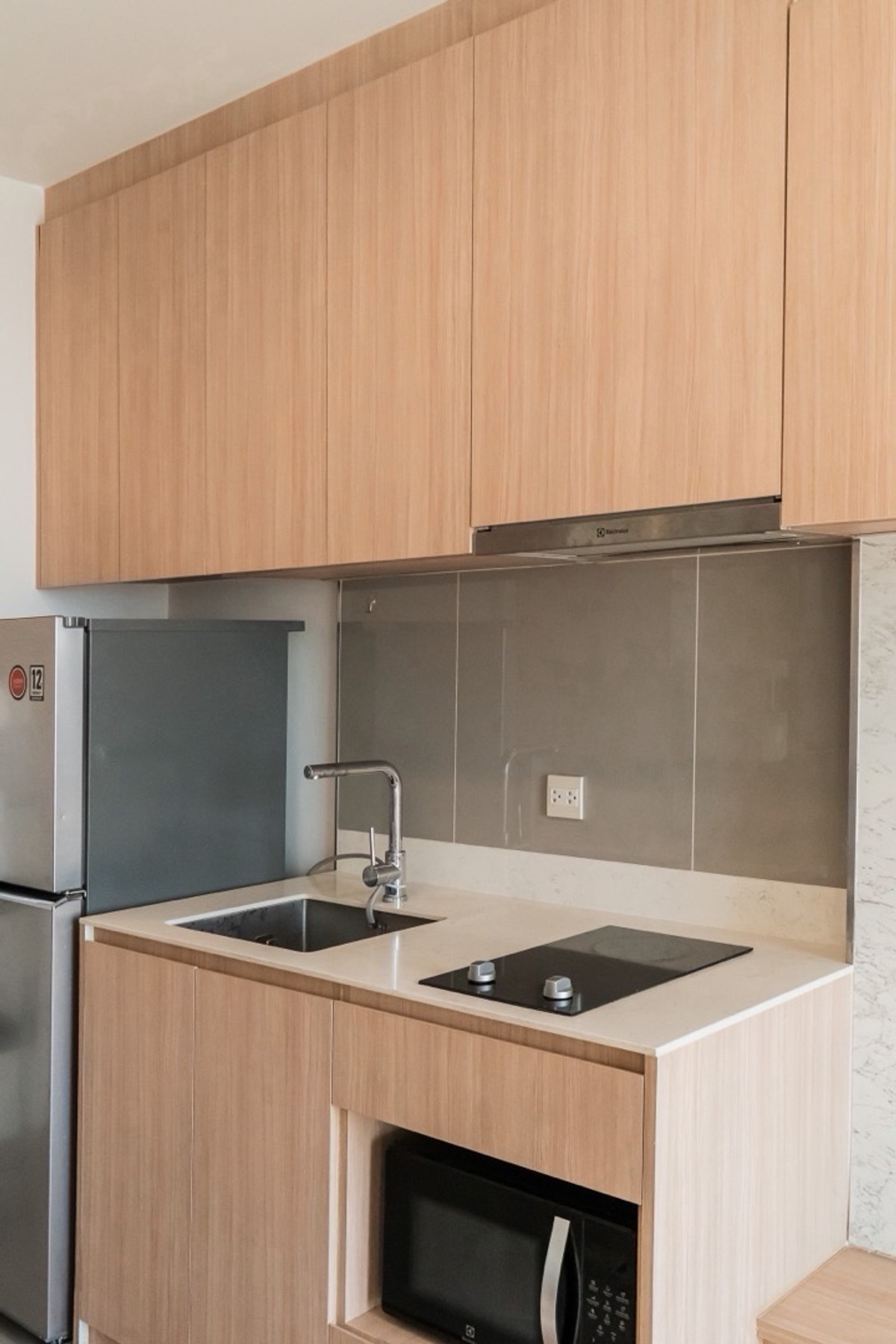 ให้เช่าคอนโดสะพานควาย จตุจักร : ให้เช่าคอนโด 1 ห้องนอน ห้องสวยชั้นสูงสุด เครื่องใช้ไฟฟ้าทุกอย่างยันเครื่องกรองน้ำ Coway เลี้ยงสัตว์ได้ครับ ล้างแอร์ให้ 2 ครั้งต่อปี