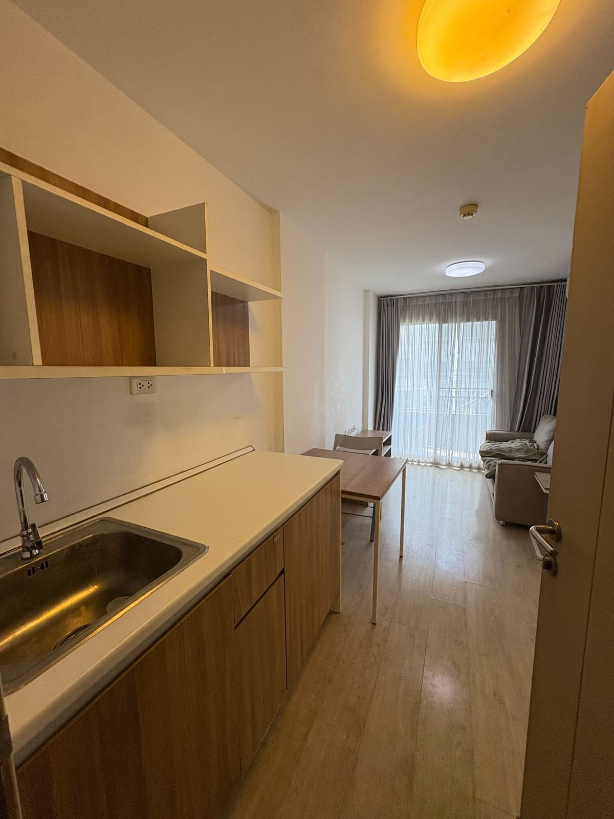 ขายคอนโดอ่อนนุช อุดมสุข : เอลลิโอ สุขุมวิท64 ขายราคาพิเศษ 1.69ล้าน ฟรีค่าโอน  ซื้อด่วน!!!