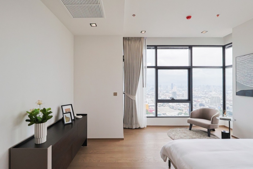 For SaleCondoRatchathewi,Phayathai : ✨ Sell CONRER RATCHATHEWI 3 bedrooms, high -class fir, beautiful views near BTS Ratchathewi, ready to move in.