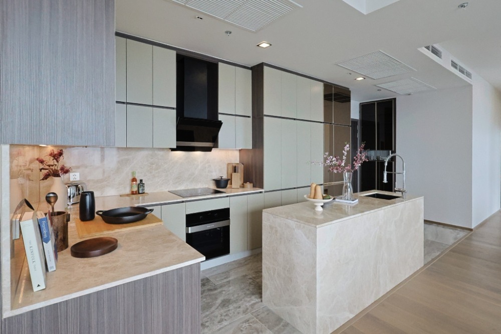 For SaleCondoRatchathewi,Phayathai : ✨ Sell CONRER RATCHATHEWI 3 bedrooms, high -class fir, beautiful views near BTS Ratchathewi, ready to move in.