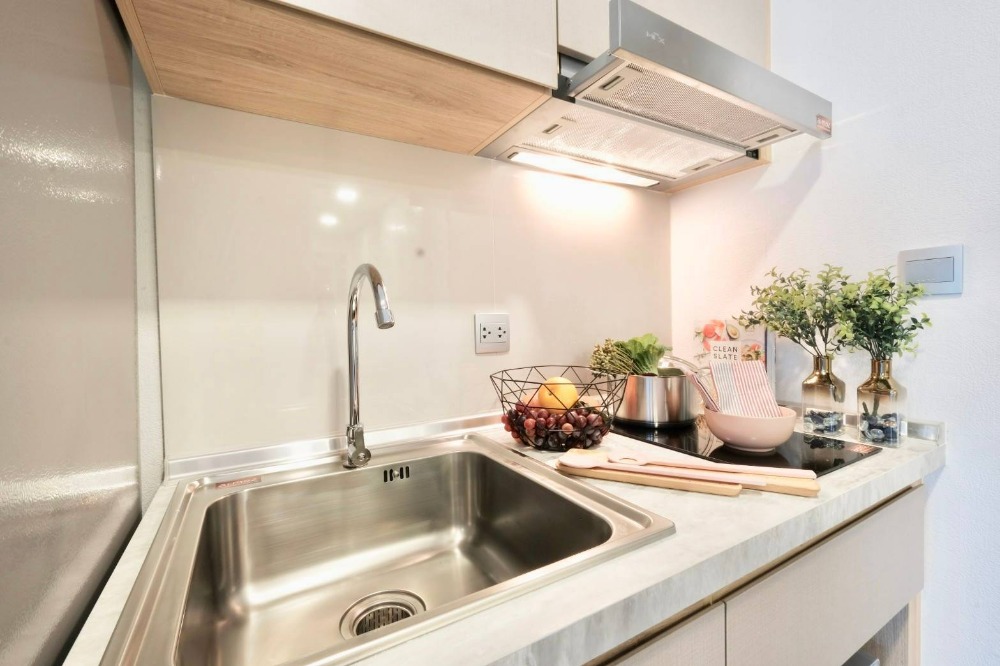 ขายคอนโดรัชดา ห้วยขวาง : ขายคอนโด Atmoz รัชดา - ห้วยขวาง  บรรยากาศรีสอร์ท ใกล้ MRT และทางด่วน อาคาร B ชั้น 8  1ห้องนอน 22.04 ตร.ม. ตกแต่งพร้อมอยู่ ราคา  2.99 ลบ.*