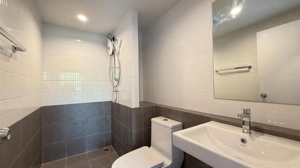 For RentCondoRama9, Petchburi, RCA : 🔥Urgent rental, new room, ready to move in🔥Niche Mono Rama 9 Condo, starting rent 13,200 baht/month, accepting both Thais and foreigners.