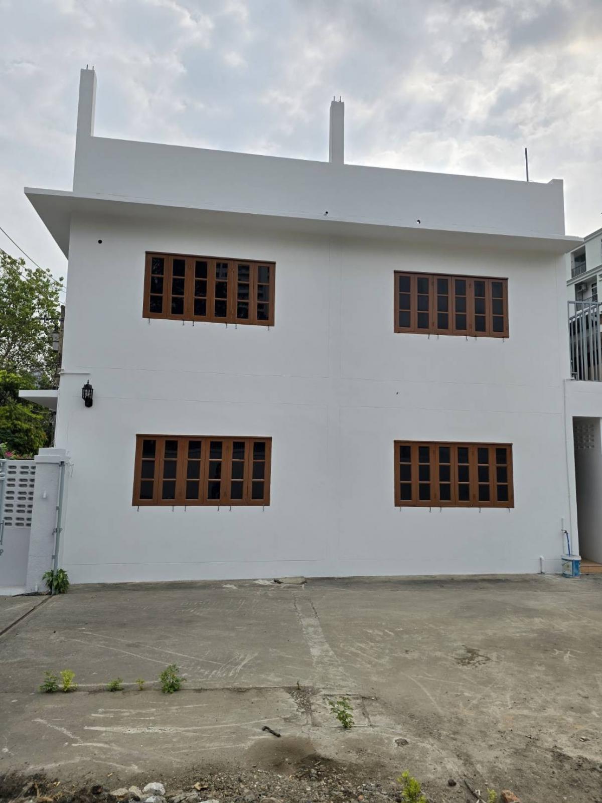 ให้เช่าที่ดินสุขุมวิท อโศก ทองหล่อ : ประกาศให้เช่าที่ดิน พร้อมสิ่งปลูกสร้าง ทองหล่อ & พร้อมพงษ์