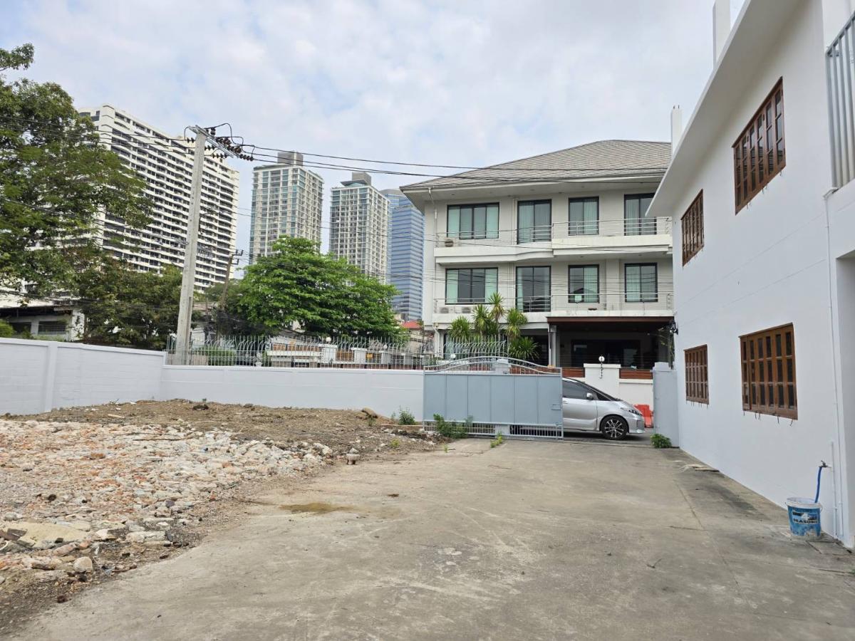 ให้เช่าที่ดินสุขุมวิท อโศก ทองหล่อ : ประกาศให้เช่าที่ดิน พร้อมสิ่งปลูกสร้าง ทองหล่อ & พร้อมพงษ์