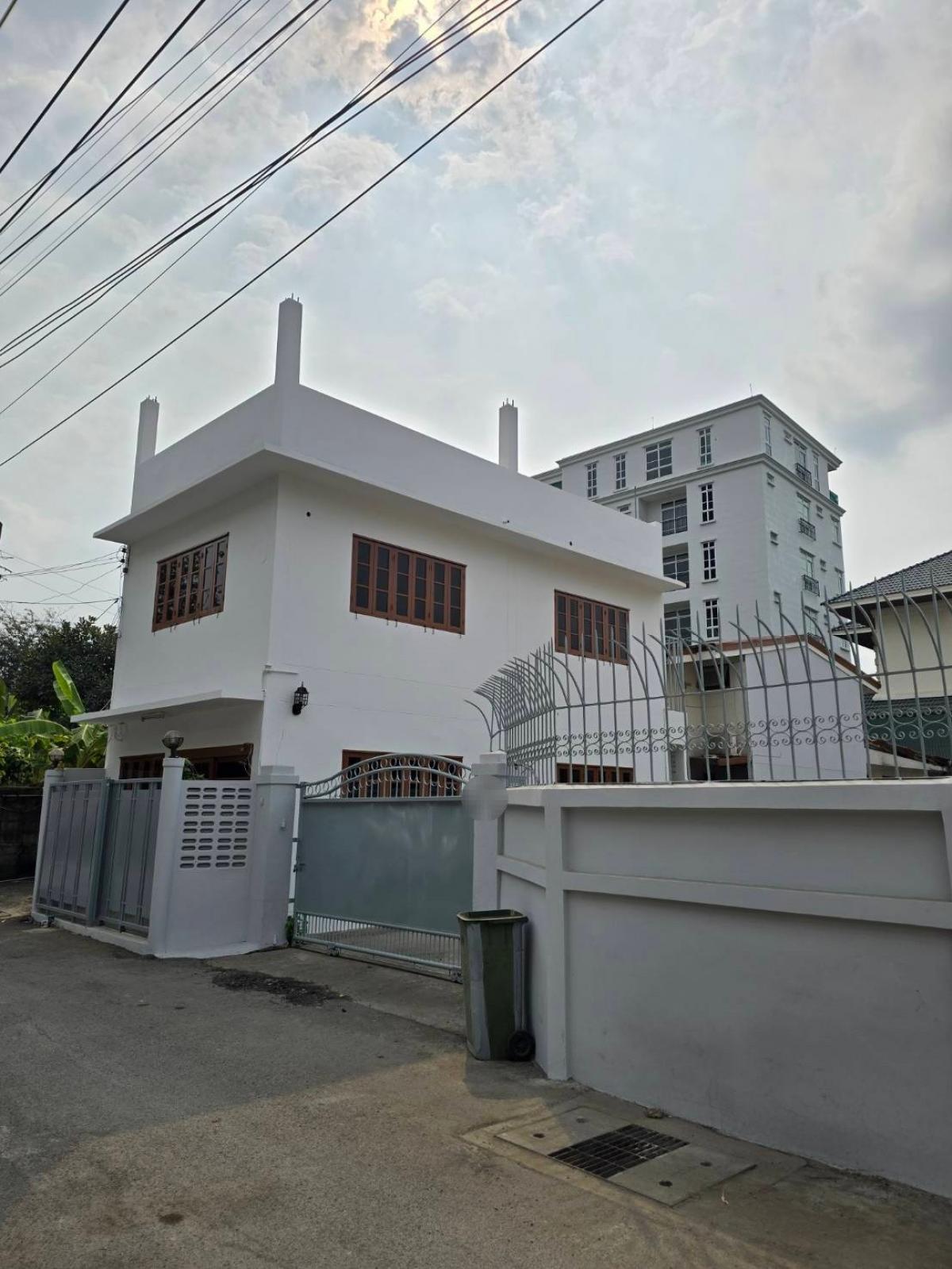 ให้เช่าที่ดินสุขุมวิท อโศก ทองหล่อ : ประกาศให้เช่าที่ดิน พร้อมสิ่งปลูกสร้าง ทองหล่อ & พร้อมพงษ์