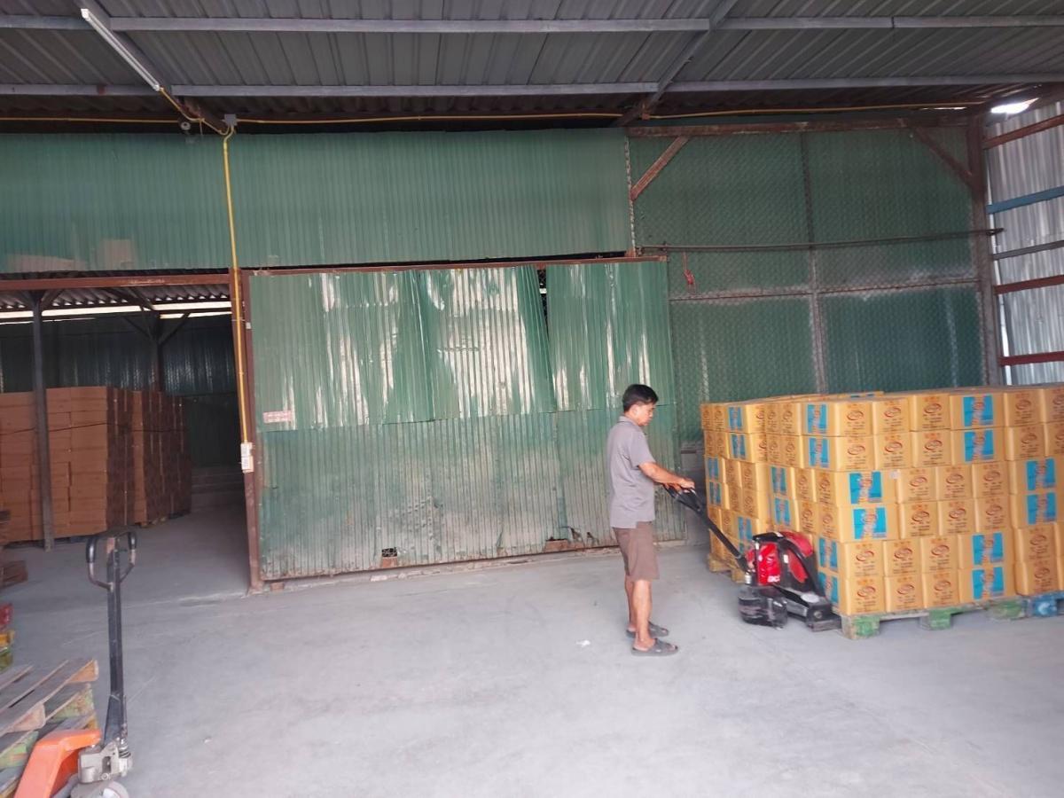 ให้เช่าโกดังบางแค เพชรเกษม : โกดังเพชรเกษม94 ให้เช่า 29,000บ โทร 081 350 9969 คุณสมนึกเนื้อที่100 ตร.วหน้ากว้าง 20ม.พร้อมบ้านพักคนงาน 3ห้องนอน 1ห้องน้ำ/ เหมาะอู่ช่อมรถ/คาร์แคร์//โชว์รูมขายรถ/โกดังเก็บของ/ค้าขายได้ทำเลดี ติดถนนชอยหลัก /ย่านชุมชน/เหมาะเปิดร้านสดวกชัก /ใกล้เชเว่นโทร 081